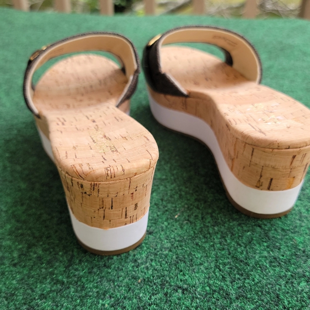 Brand New Michael Kors Warren Sandles - Women's size 6M - Picture 2 of 6